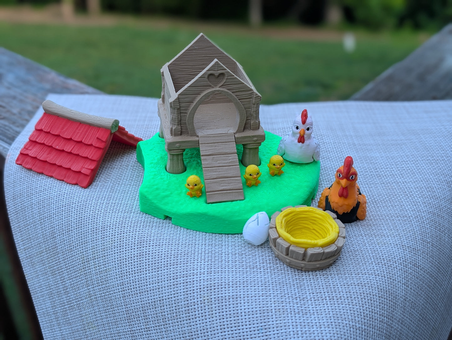 Tiny Farm Chicken Coop Playset — Interactive 3D Printed Farm Toy