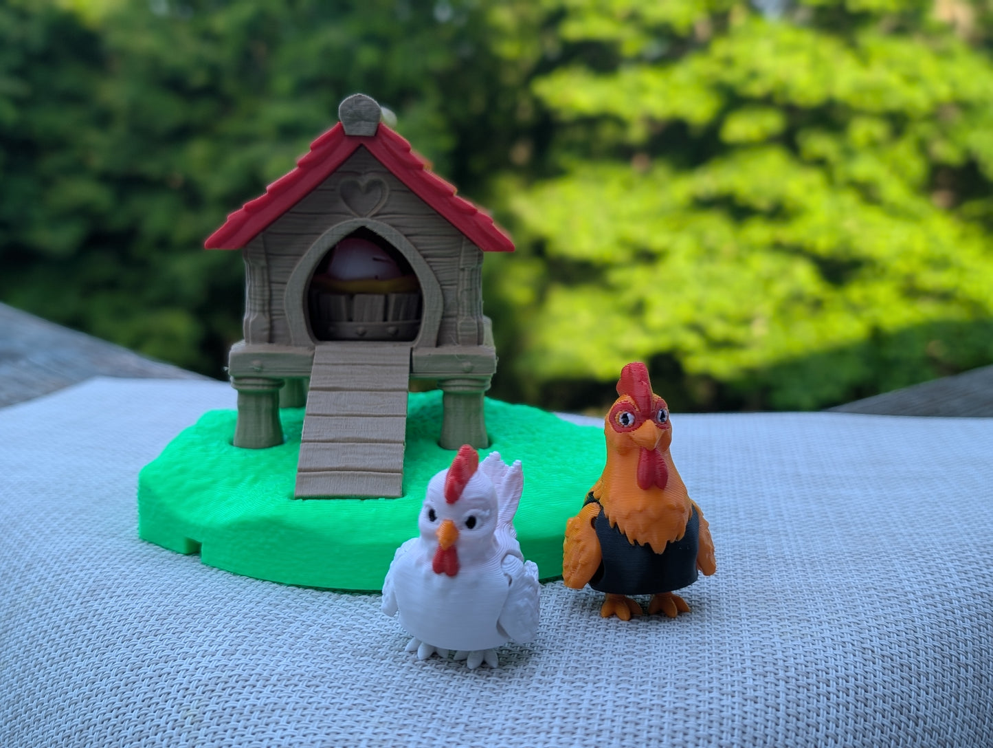 Tiny Farm Chicken Coop Playset — Interactive 3D Printed Farm Toy