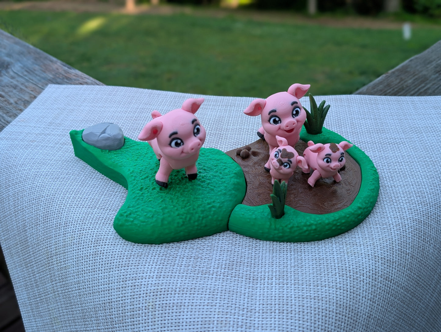 Tiny Farm Pig Pen Playset — 4 Articulating Pigs & Muddy Farm Scene
