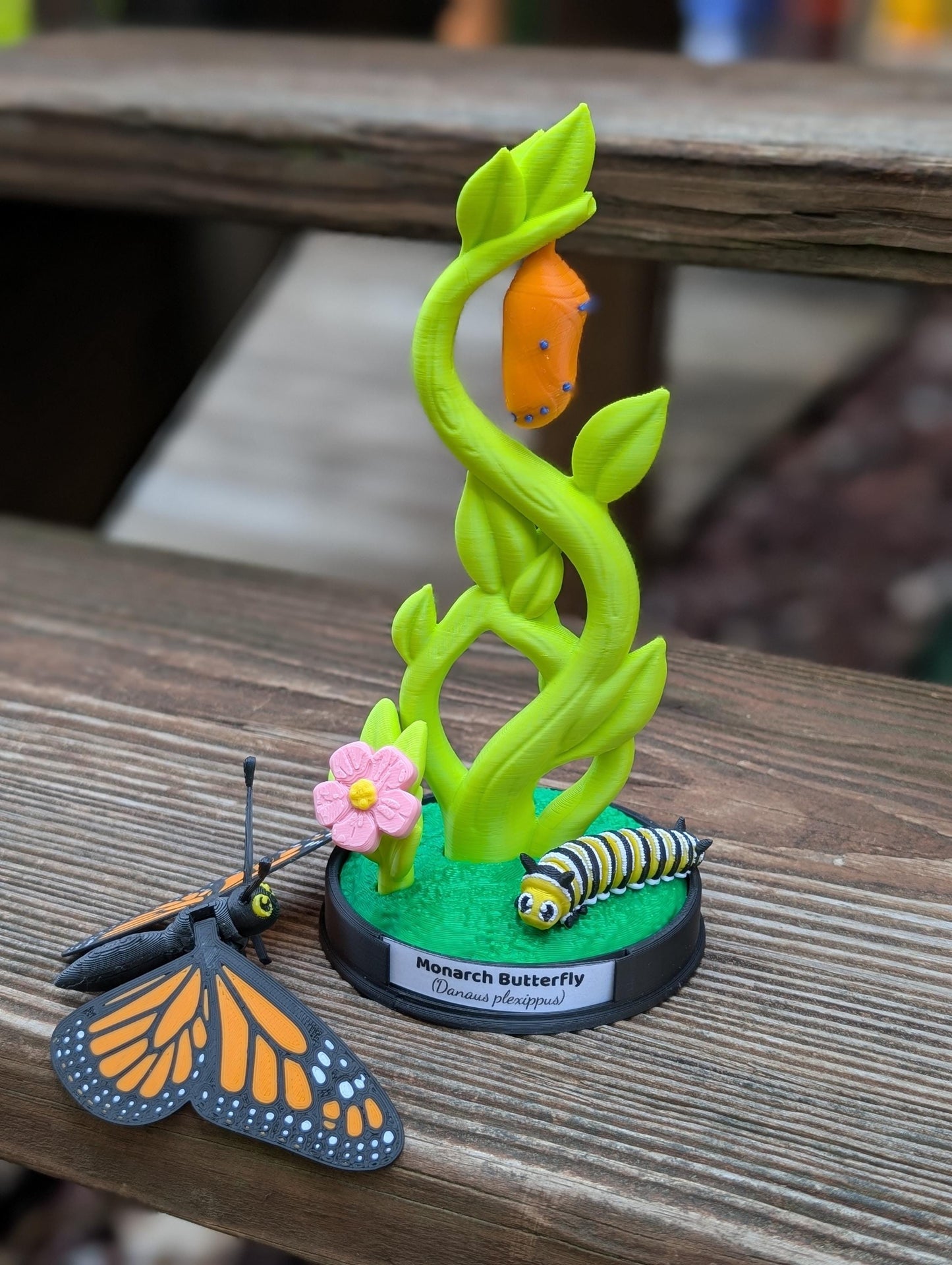 Monarch Butterfly Interactive Diorama — Life-Size 3D Printed Nature Display