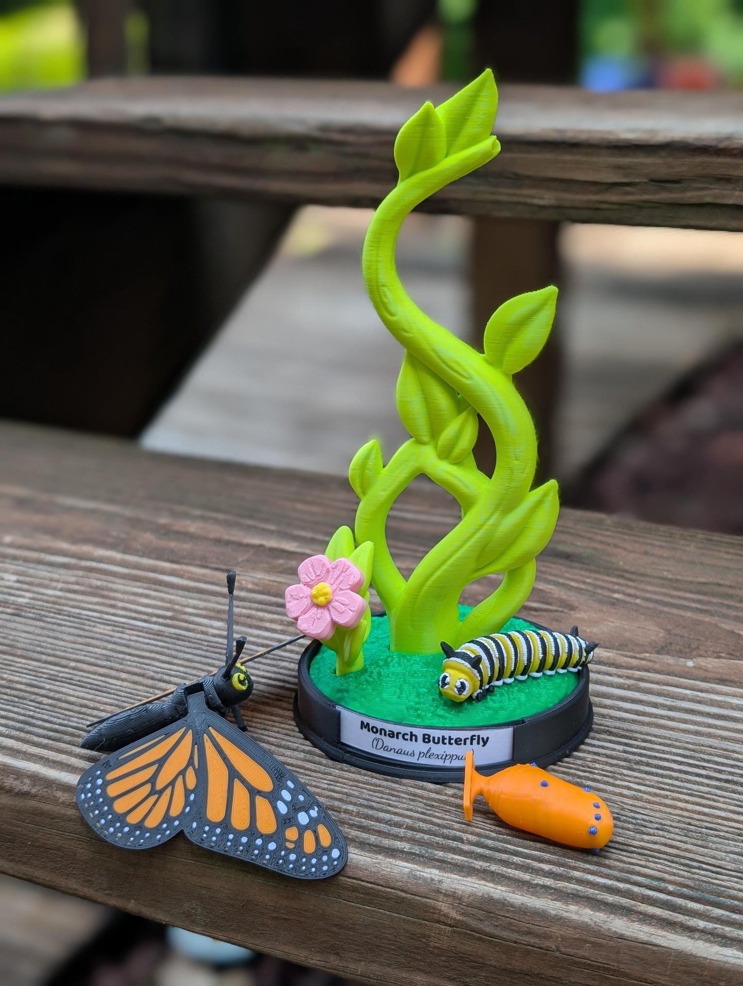 Monarch Butterfly Interactive Diorama — Life-Size 3D Printed Nature Display
