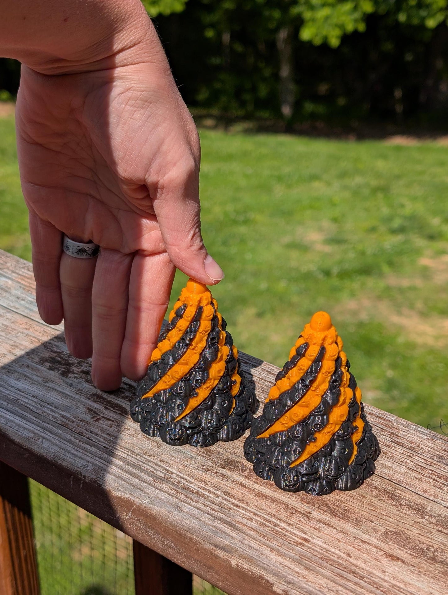 Halloween Spiral Fidget Cone – 3D Printed Sensory Toy, Jack-O’-Lantern Decor (2 Pack)