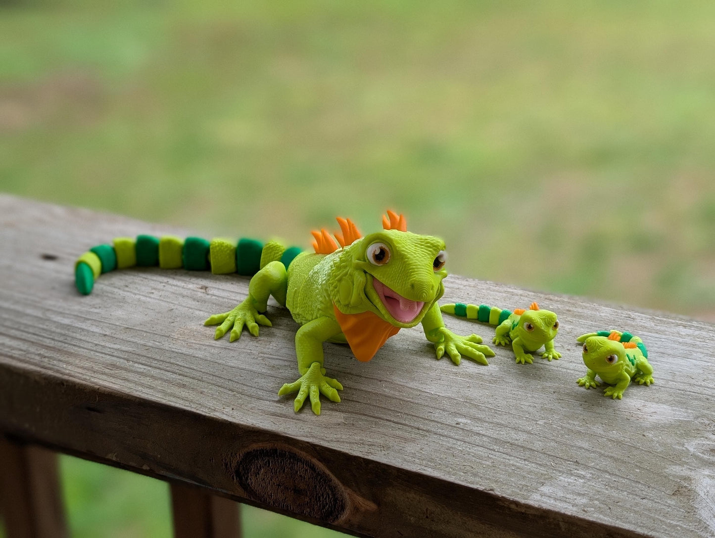 Articulating Iguana Family Set — Large Iguana & 2 Baby Iguanas